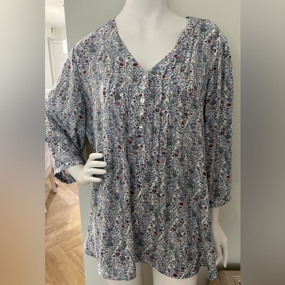 Women’s Rose + Olive Blue Floral 3/4 Sleeve Pin Tuck Top Blouse 2X